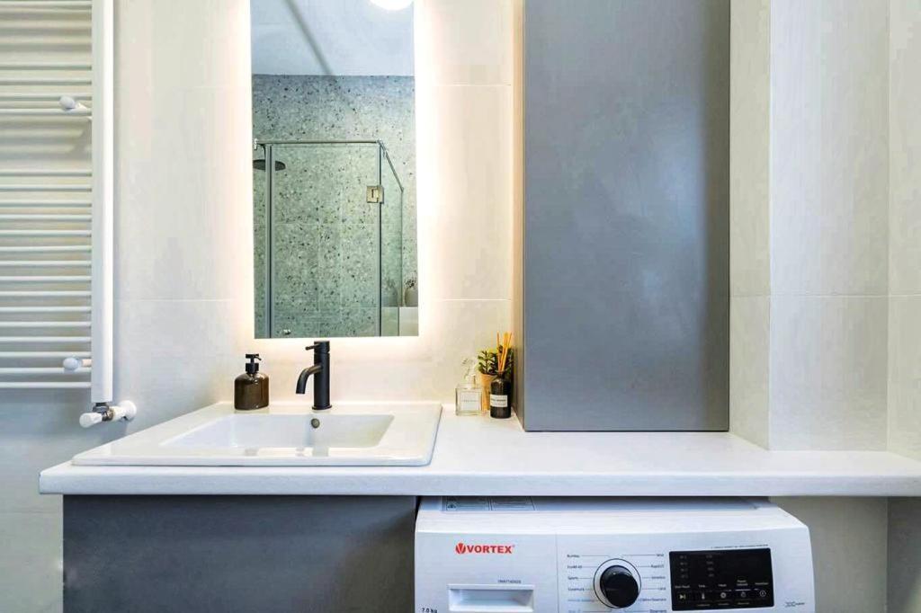 Angelo Bello Luxury Suite City Center By Sattal Bukarest Eksteriør billede